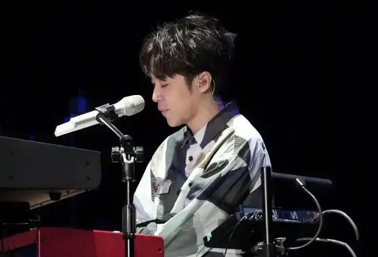 2020年吴青峰南京演唱会,这个笑容,我已经迷了怎.