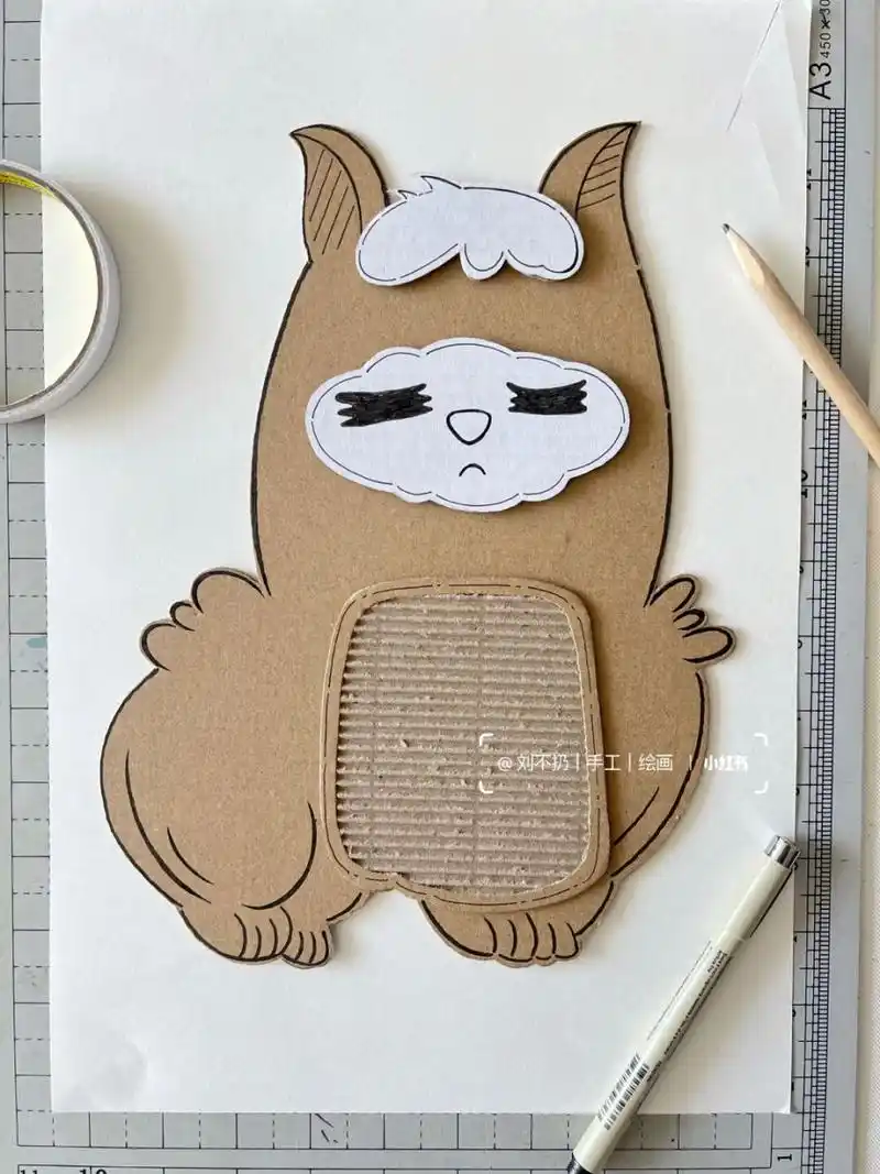 废物利用|幼儿园纸皮画手工《小羊驼》07 材料:快递箱废纸皮,美工刀