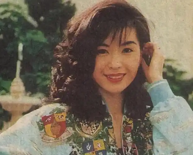 回顾演员伍咏薇:结婚13天丈夫去世,21岁成寡妇,如今她还好吗?