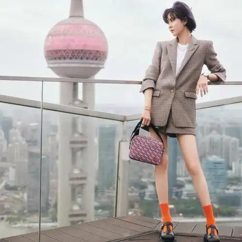 说起大长腿女星!必须要看看她