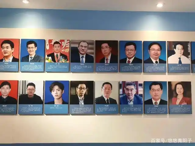 肖战出现在母校展览馆内毕业八年他早已成为值得敬佩的人