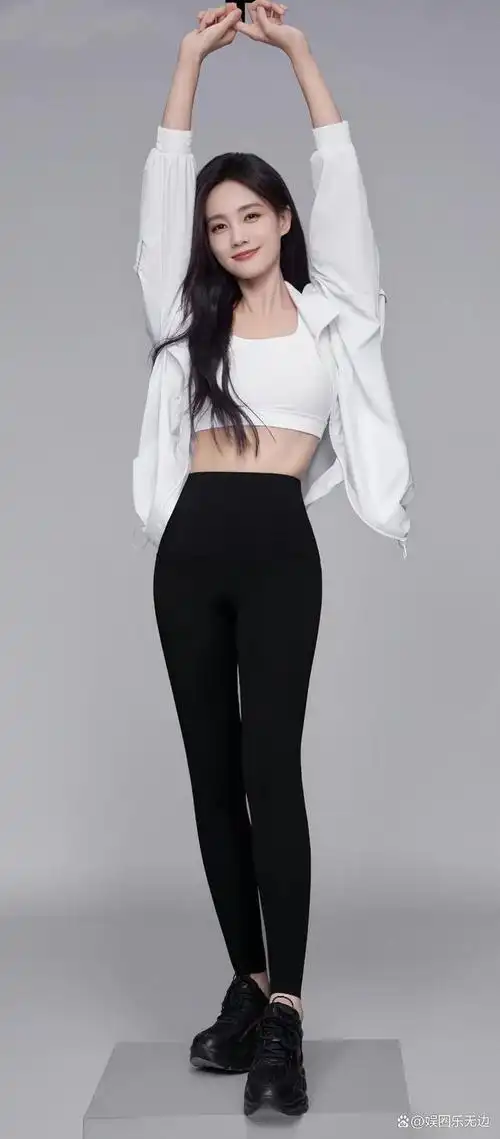 「李一桐丝袜写真」美腿丝袜的诱惑,cocotuuna品牌首位代言人