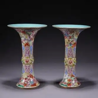 清乾隆 粉彩花卉花觚一对