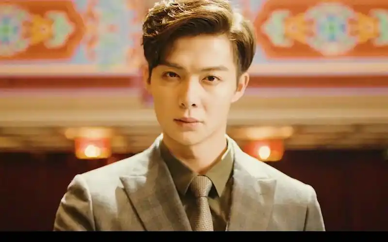 沙海里的张日山不但抢了解雨臣的戏份,竟然还这样对佛爷!