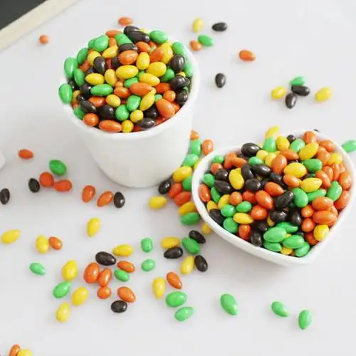 瓜子仁夹心巧克力豆320克彩色果仁巧克力糖豆可爱点缀糖1瓶320克