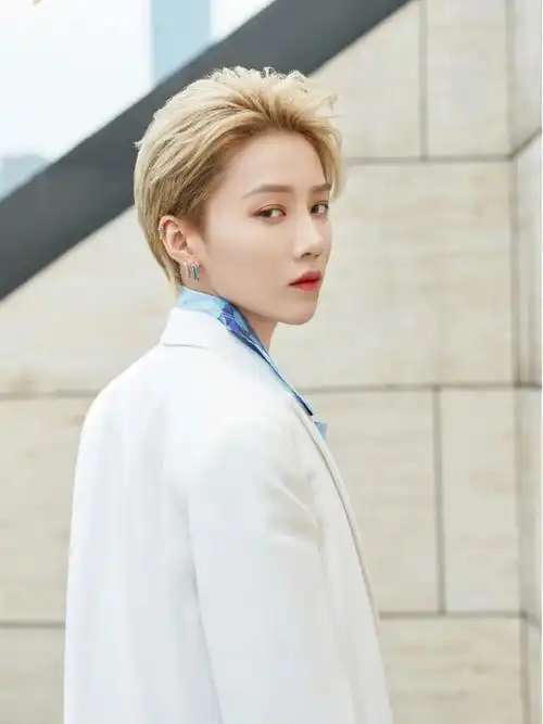 雨昕一些感人的小细节#刘雨昕发歌时间是她蜜蜂少女队和青你的出道日