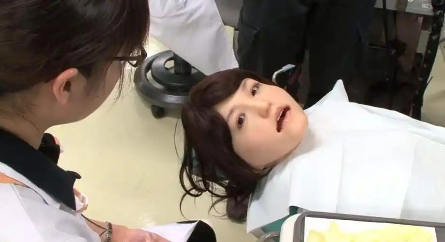 女性机器人为何广受欢迎?宅男:功能性强大,"生育"才是大亮点