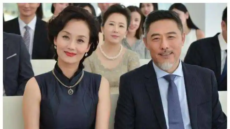 儿子是当红明星女儿是世界冠军今50多岁依旧美丽