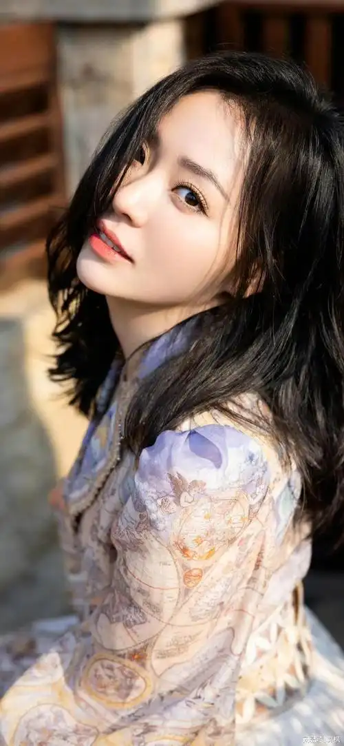 明星系列壁纸张靓颖