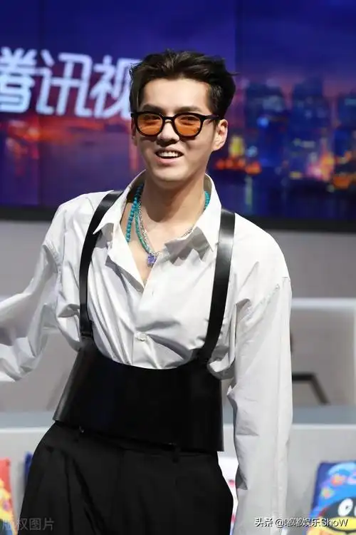 吴亦凡14岁女孩聊天记录(吴亦凡与未成年女生聊天记录曝光)