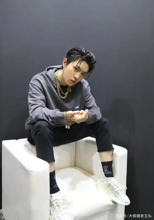 新生代男艺人马伯骞