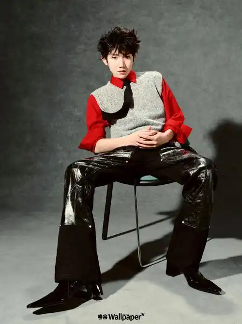 王源超话#每人和王源说一声晚安#  我在你身上看见曾经的影子,被孤独