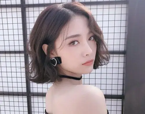 女生头发打碎薄多长时间会长厚 所谓把头发"打厚"是什么意思_发型师姐