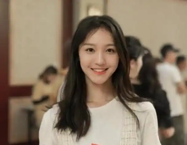 三千鸦杀青青原来是谁演的,三千鸦杀青青之前是谁演的(大闹火车站女星