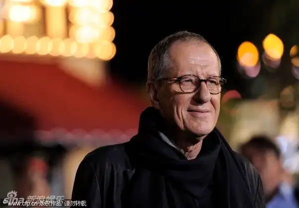 组图:德普短发亮相《海盗4》 佩内洛普似优雅人鱼_高清图集_新浪网