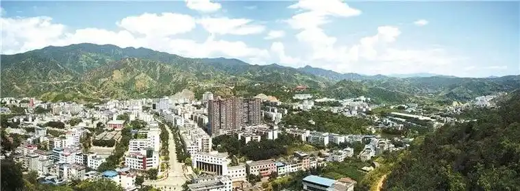 盐边县是一座美丽的县城,地处攀枝花市北部,东邻米易县,凉山彝族自治