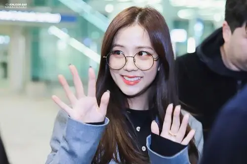 jisoo - 堆糖,美图壁纸兴趣社区