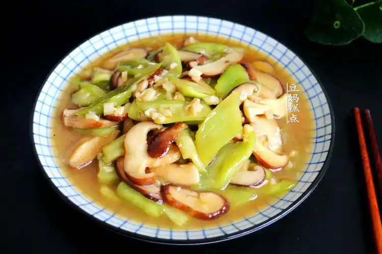 炒素菜的家常做法(清爽解腻又下饭)