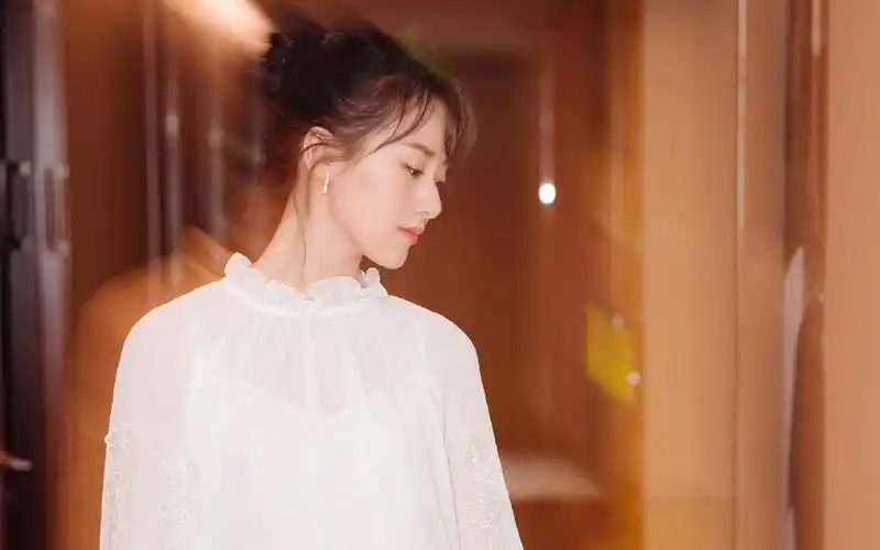 袁冰妍白纱裙写真,高清图片,电脑桌面-壁纸族