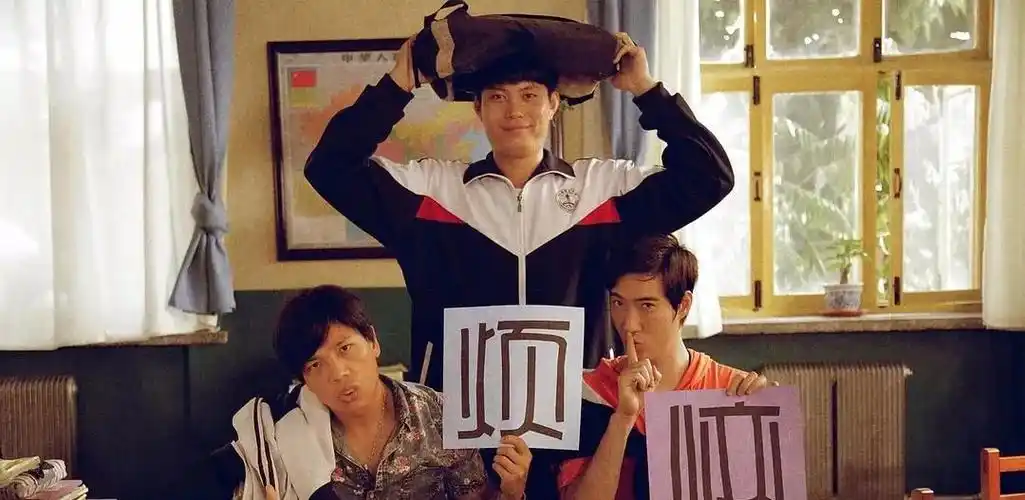 真正让艾伦走向大众视线的是,2015年开心麻花同名舞台剧的电影