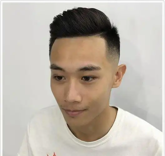 "长脸型"的男生别乱剪头发了,这几款发型最适合,再也不怕选错