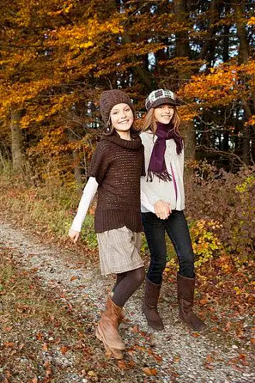 两个女孩_散步_高清图片_全景视觉