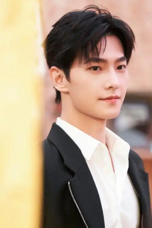 杨洋紫色v领西装##杨洋的满分写真