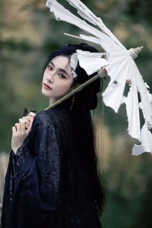 许佳琪黑衣古风写真,美女杀我,对我眼睛太友好了