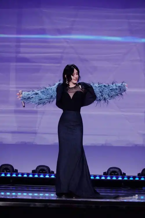 爱唱歌的大学生##尚雯婕加盟爱唱歌的大学生