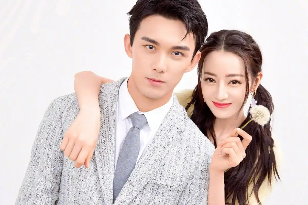 迪丽热巴 & 吴磊 | 歌隼夫妇戏外再合体,默契互动拍大片～_高清图集