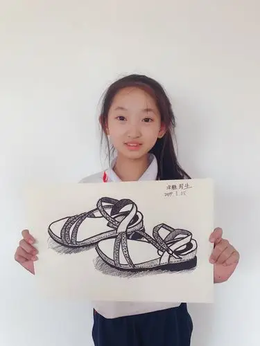 素描写生班《凉鞋写生》学生作品