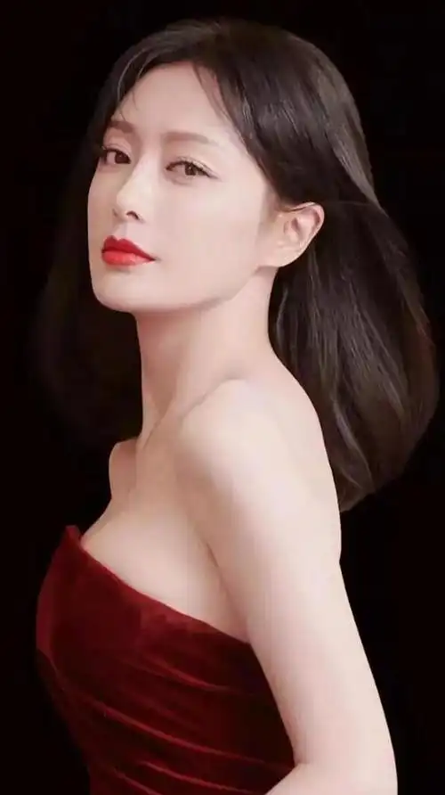 演员歌手秦岚写真集一