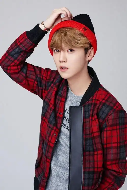 原创鹿晗最新广告大片曝光粉色服装混血感满满内娱颜值天花板