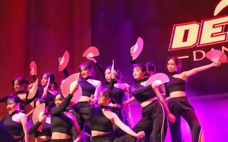 【degree舞团】美哭了!性感长腿姐姐《one time》齐舞-2018音协迎新