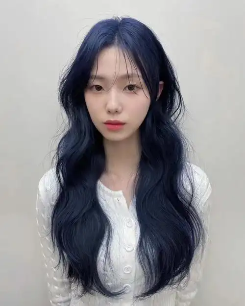 蓝黑色夏季显白发色深圳染发