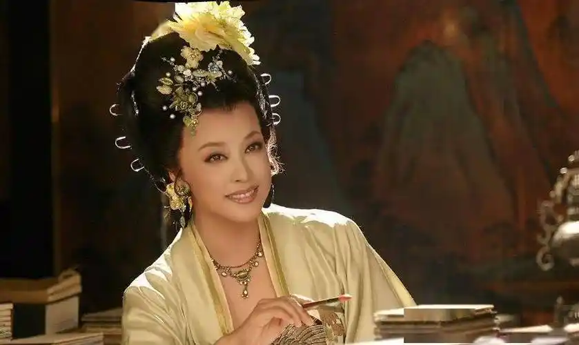 70岁刘晓庆再演新婚少女,但这次,我骂不出口._女人_电影_武则天