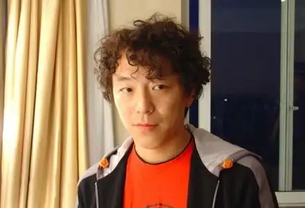 黄渤12年前旧照曝光小卷毛又奶又萌颜值丝毫不输当红小鲜肉