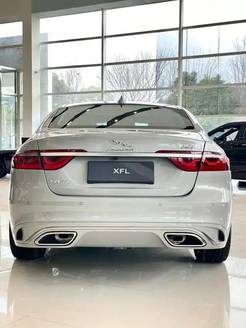 07 捷豹xfl | 与众不同的品味和品质 99 作为豪华轿车的典范,捷豹