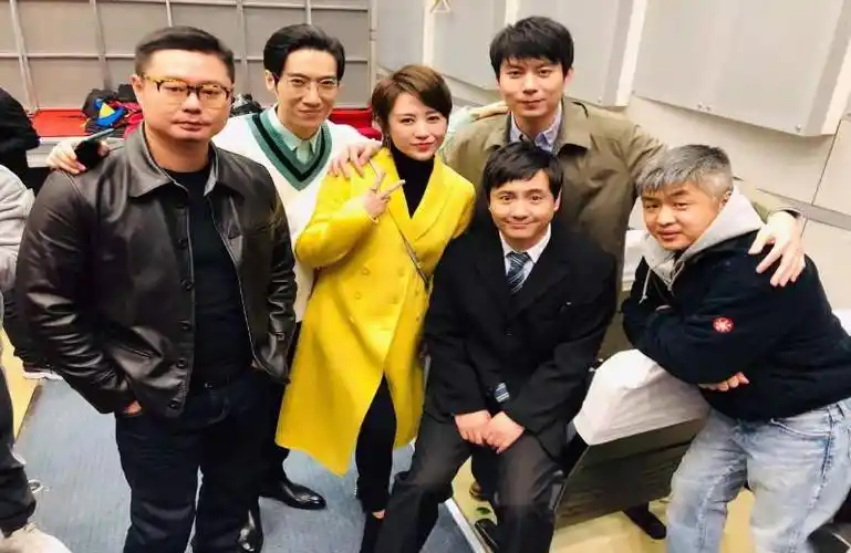 开心麻花全部成员如下:目前有闫非,彭大魔,吴昱翰,宋阳,杨沅瀚,魏翔