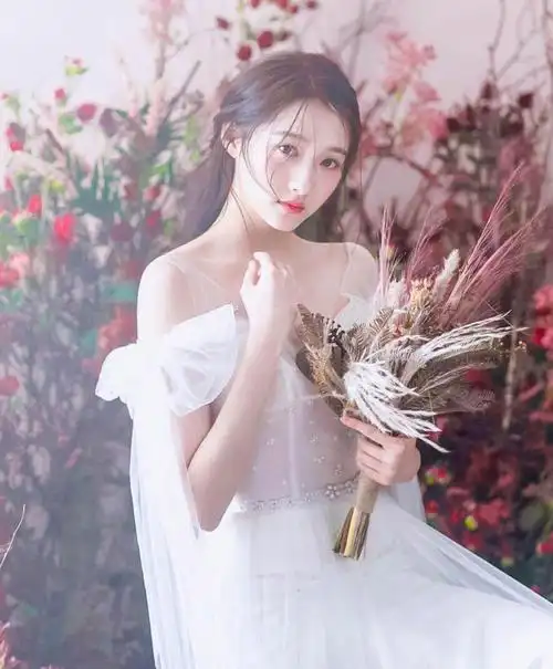 《奔跑吧》火热开播:关晓彤婚纱造型惊艳全场,暴露了大长腿