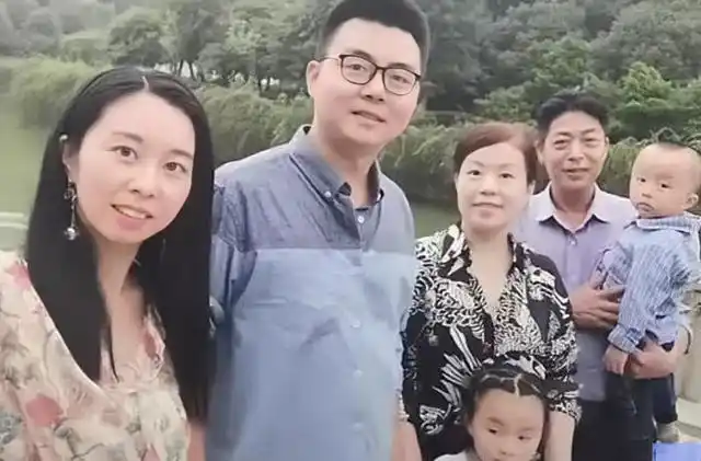 郭威户籍曝光,奇奇悦悦姓姚,名字许敏起的,潘律要带威威回九江