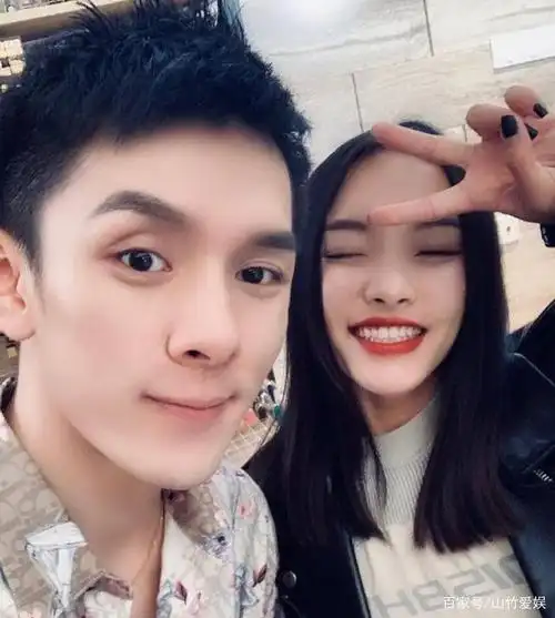 李佳琪妹妹的"t台靴"火了!比过膝靴高级太多,上"歌手"带货