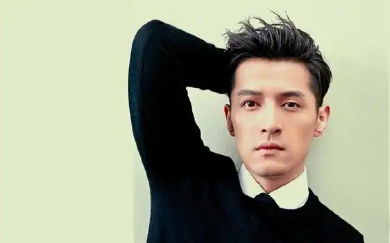 网曝胡歌纹身超大翅膀花臂!被粉丝质疑:以后他还怎么拍戏?