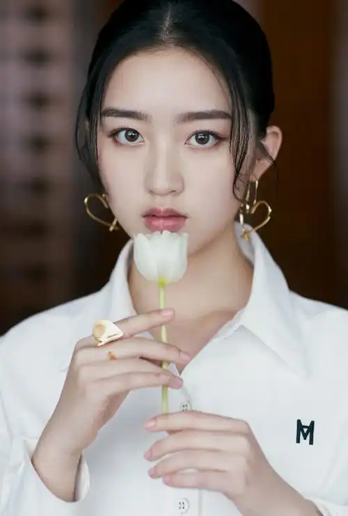 邢珊珊的扮演者叫邓恩熙邓恩熙个人资料