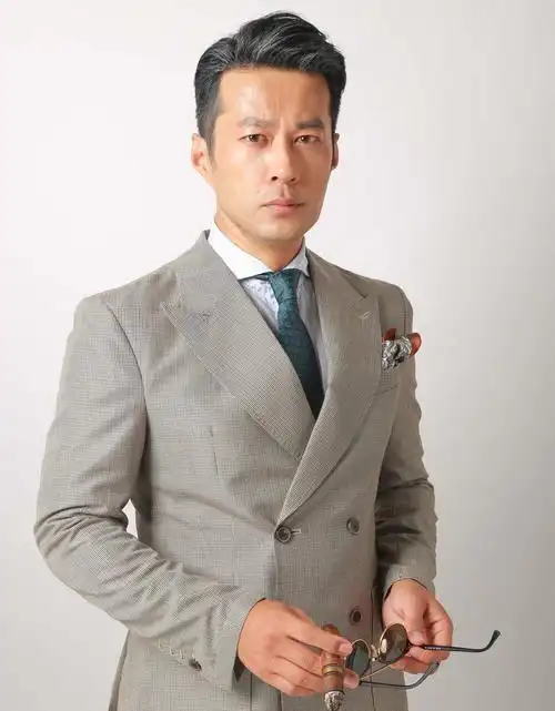 4万次播放05:01谭凯:30岁辞职当演员,放弃高薪工作从头开始,至今戏