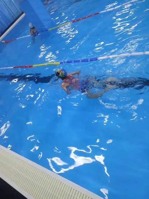 暑假实践活动—学游泳.