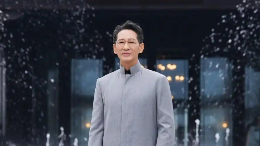 王劲松不让用自己照片做头像,怒怼拉黑粉丝惹争议,后注销账号