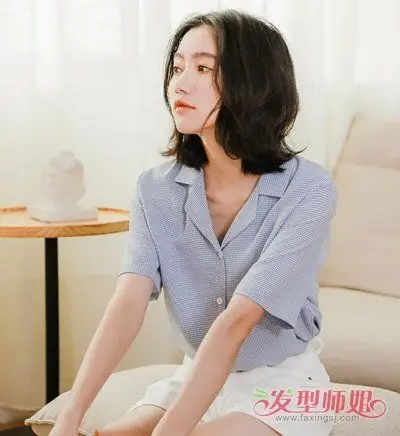 aainforest 分享到  甜美可爱的圆脸女生今年夏天尝试了中短发发型