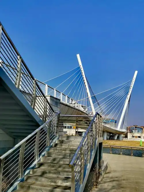 无锡映月湖中央公园景观步行桥