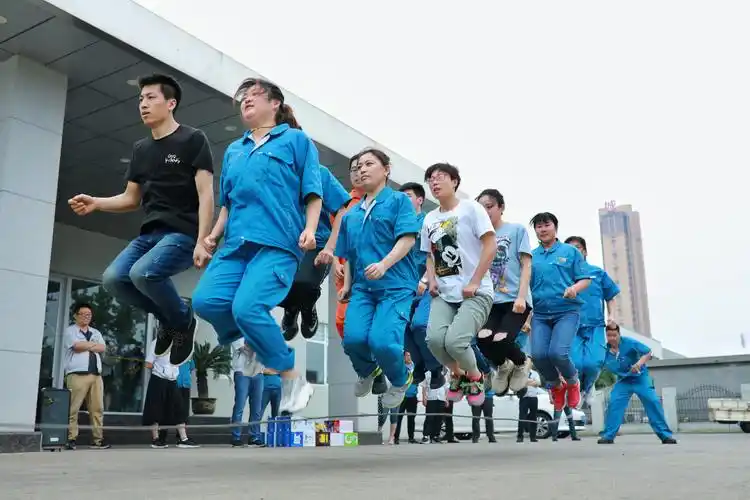 ysm公司第九届多人跳绳比赛